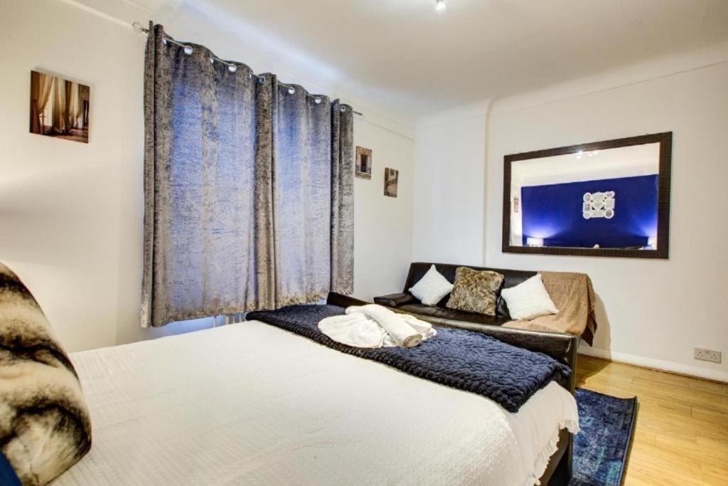 Park Lane Beautiful Apartment *