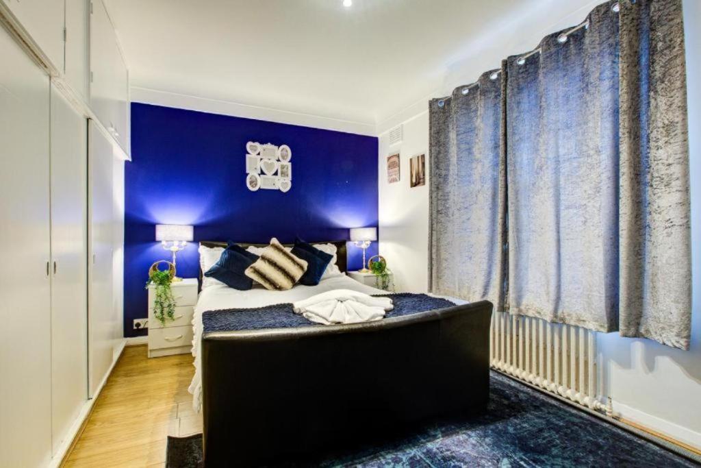 Park Lane Beautiful Apartment London